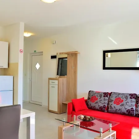 Apartment Domus Lauri Umag Exterior photo