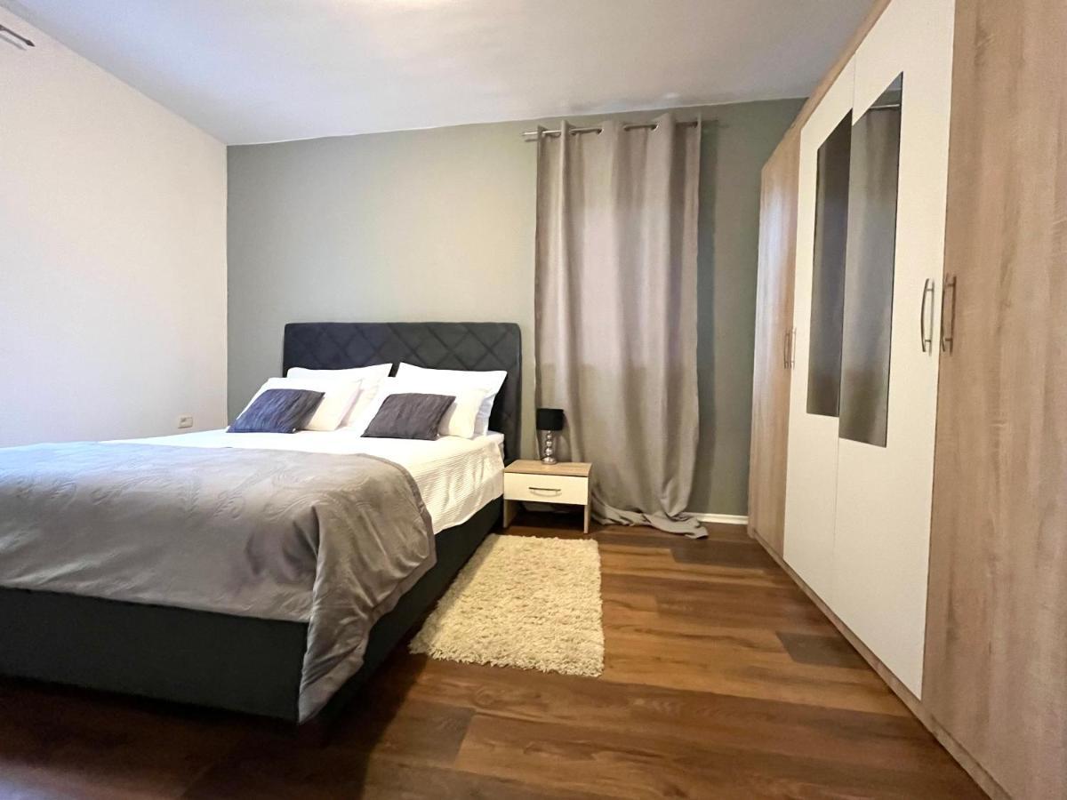 Apartment Domus Lauri *