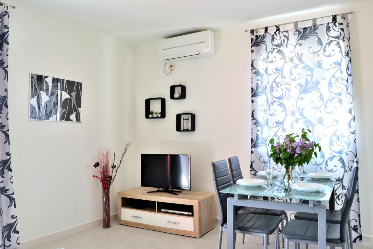 Apartment Domus Lauri *